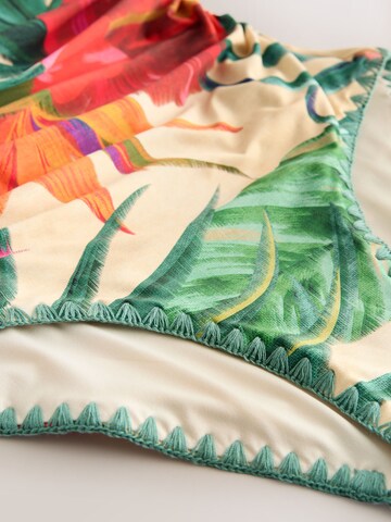 Next Bandeau Shapingbadeanzug in Beige