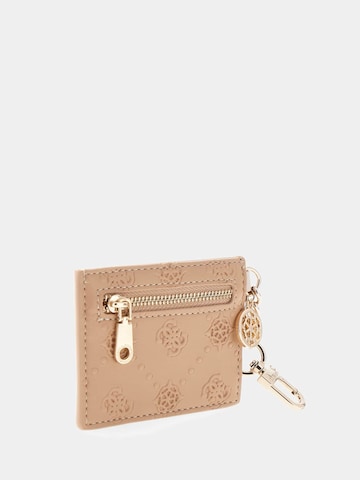 GUESS Schlüsselanhänger in Beige