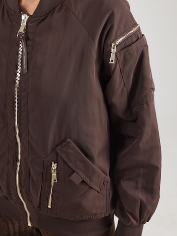 Veste mi-saison 'Allie' NÜMPH en marron