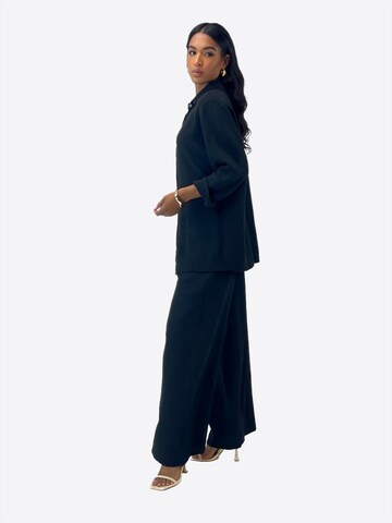 Elara Hausanzug in Schwarz