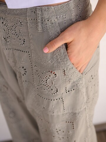 Next Regular Hose in Grün