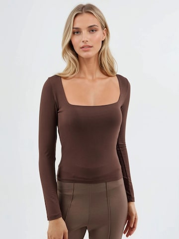 Busem Blouse in Bruin: voorkant