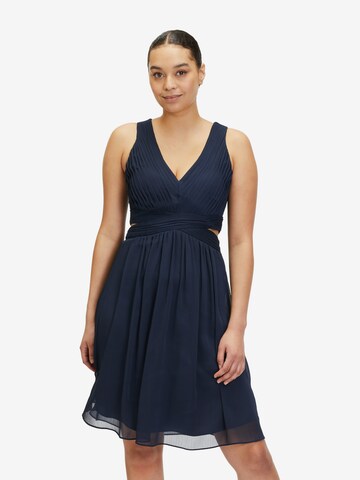 Robe de cocktail Vera Mont en bleu : devant