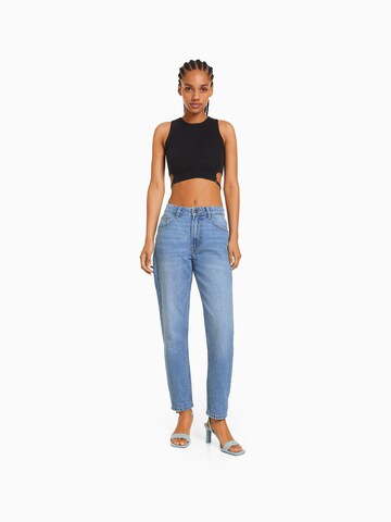 Bershka Tapered Jeans in Blauw