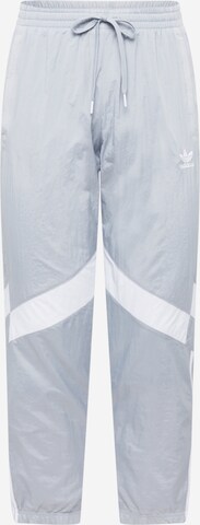 Pantalon 'Rekive' ADIDAS ORIGINALS en gris : devant