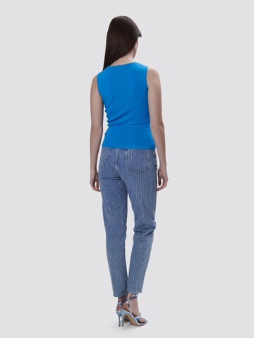 Top in maglia di Influencer in blu