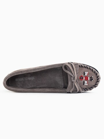 Minnetonka Moccasins 'Thunderbird' in Grey