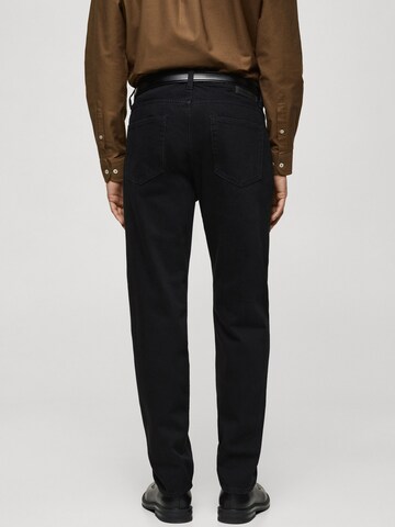MANGO MAN Tapered Farkut 'Bob' värissä musta
