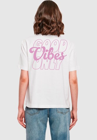 Miss Tee Paita 'Good Vibes' värissä valkoinen: etupuoli