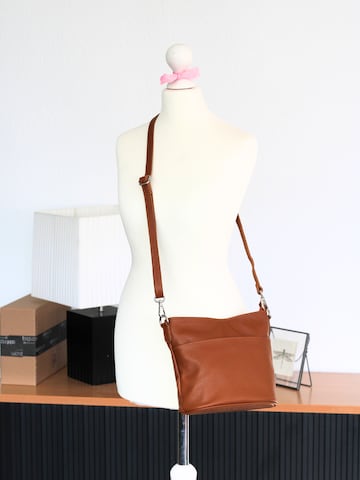 Adel Bags Shoulder bag 'Lina' in Brown