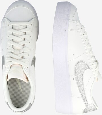 Nike Sportswear Trampki niskie 'Blazer' w kolorze biały