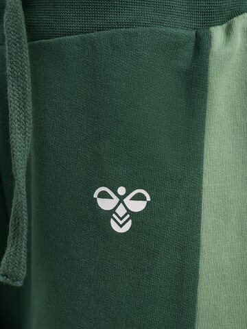 Hummel Tapered Broek in Groen