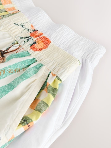 Next Regular Shorts in Weiß