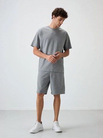 Regular Pantalon Tommy Life en gris : devant