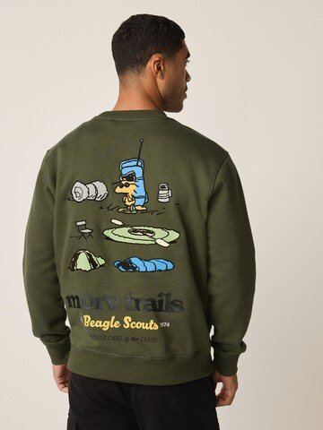 Next Collegepaita värissä vihreä: etupuoli