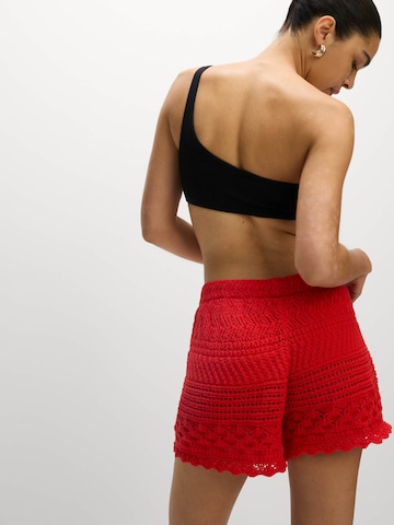 Regular Pantalon Marks & Spencer en rouge