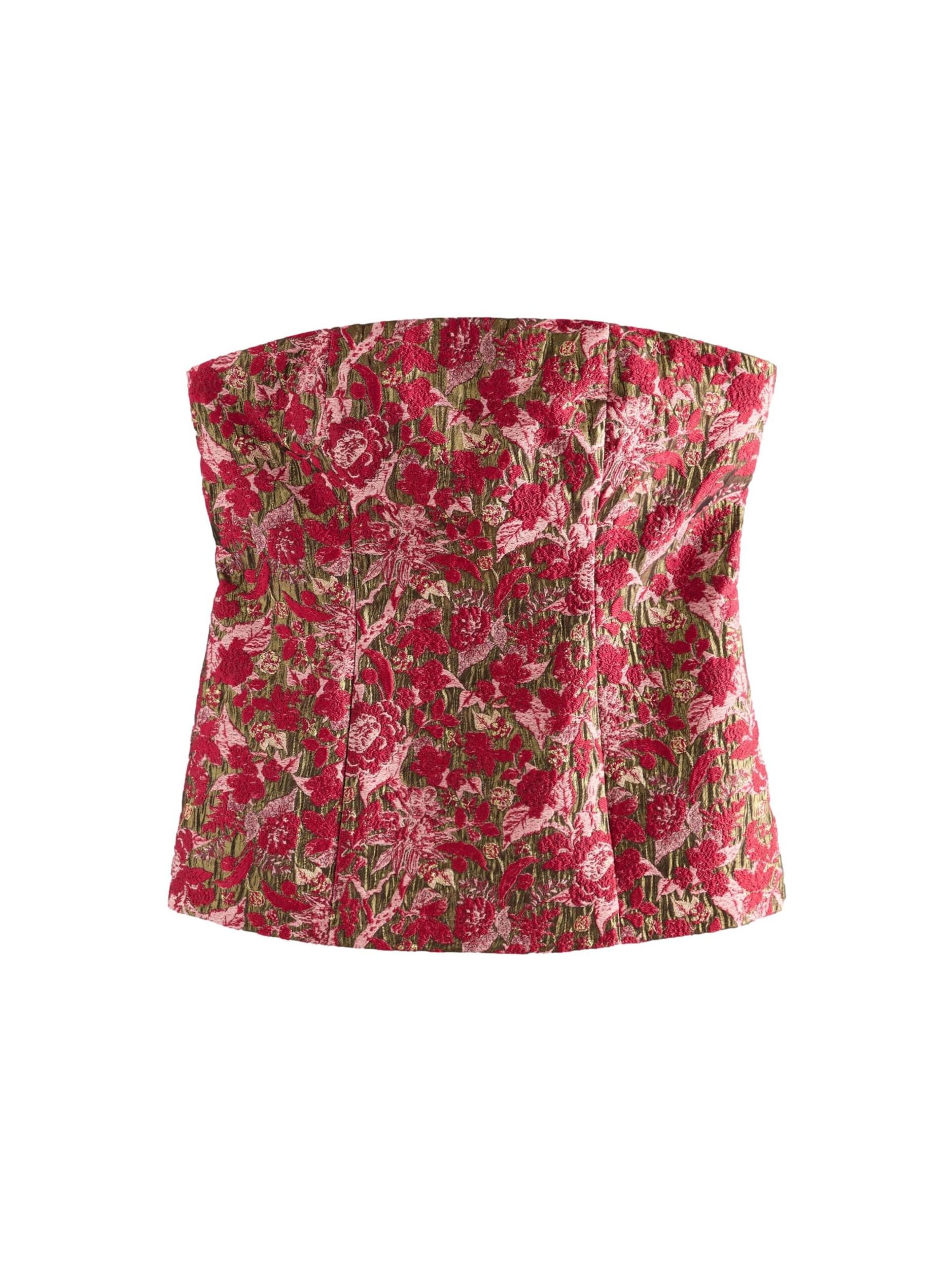 Next Топ в червено: отпред