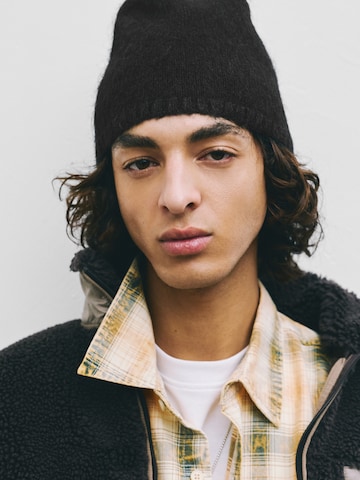 Pull&Bear Mütze in Schwarz