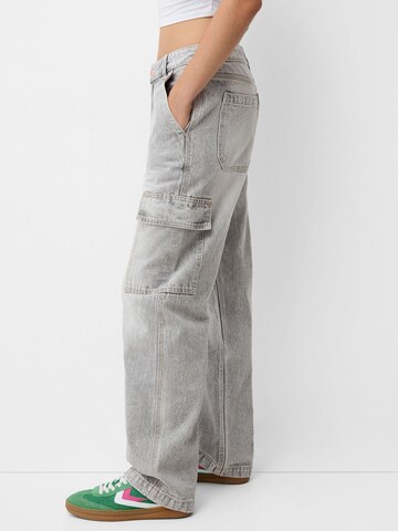 Loosefit Jeans cargo Bershka en gris