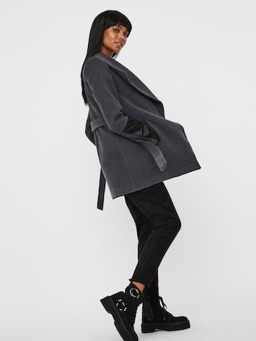 VERO MODA Between-Season Jacket in Grey