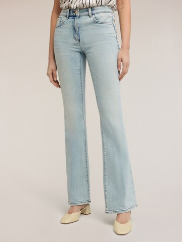 MOTIVI Flared Jeans in Blauw: voorkant