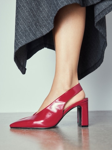 Next Czółenka z wyciętą piętą 'Forever Comfort' w kolorze czerwony