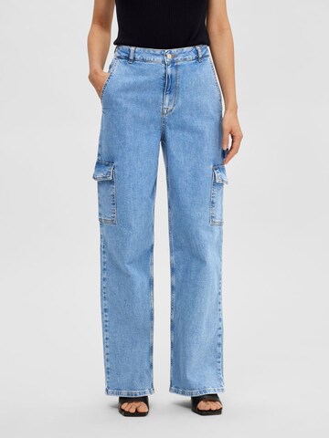 Regular Jeans cargo 'BETTY' SELECTED FEMME en bleu : devant