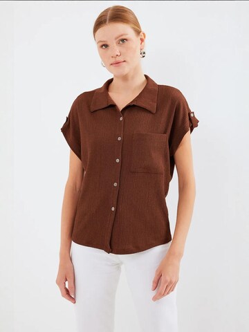 Bigdart - Blusa em castanho: frente