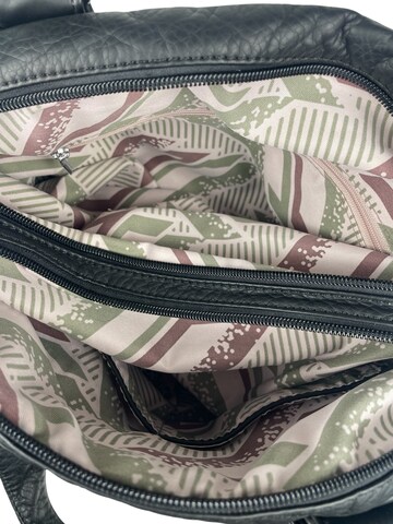 Kumixi Handbag in Black