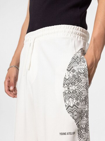 Loosefit Pantaloni 'Tropaeolum' di VAMOS CLO in bianco