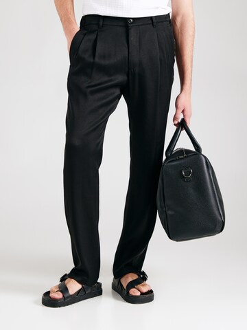 regular Pantaloni con pieghe 'LEEK' di DRYKORN in nero: frontale