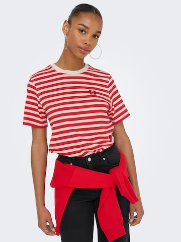Tricou de la ONLY pe roșu: față