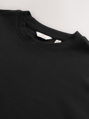 Tricou de la Next pe negru