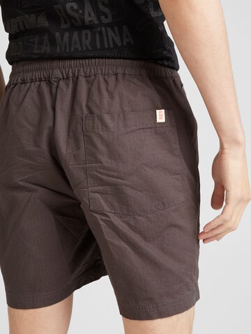 Revolution - Loosefit Pantalón en gris