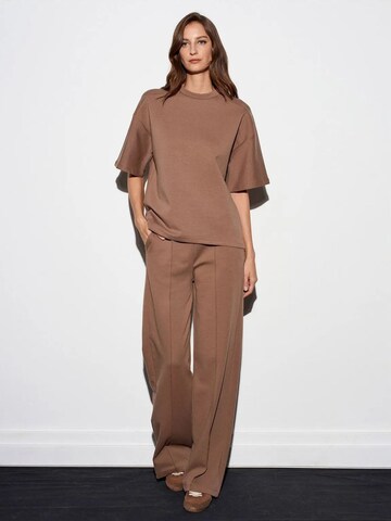 Dilvin Pants in Brown: front