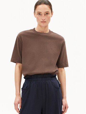 ARMEDANGELS Shirt in Bruin: voorkant