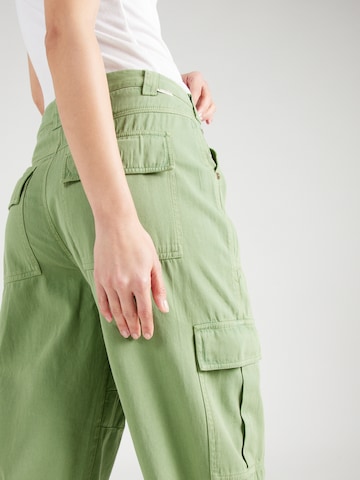 BILLABONG Ohlapna forma Kargo hlače | zelena barva