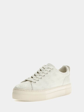 Sneaker low 'Gia' de la GUESS pe alb