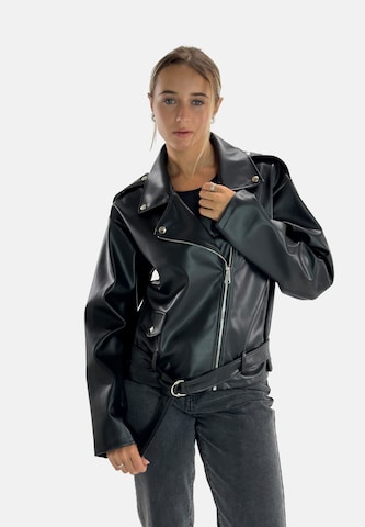 Elara Between-Season Jacket in Black: front