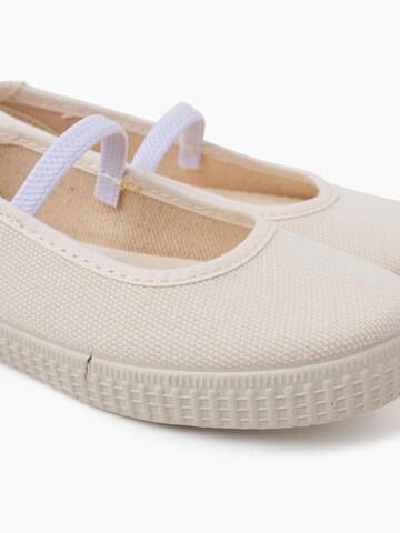 Ballerina di Pisamonas in bianco