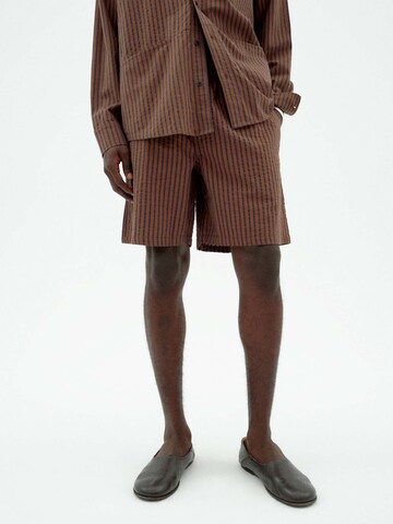 Thinking MU Loose fit Pants 'Henry' in Brown: front