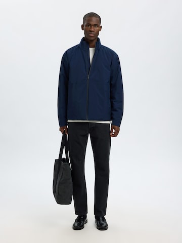 SELECTED Performance Jacket 'SLHAIDOR URBAN TECH' in Blue