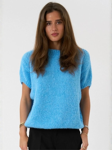 TEESHOPPEN Sweater ' Chloe ' in Blue: front