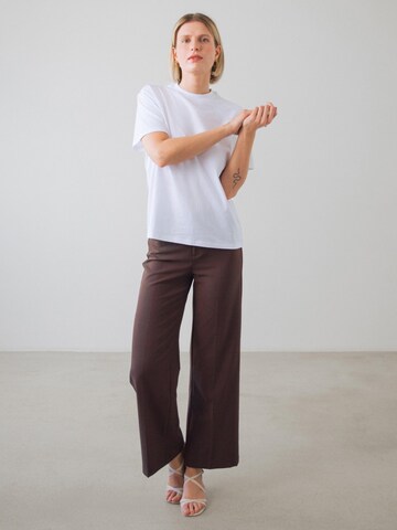 Maglia extra large di Honest Basics in bianco