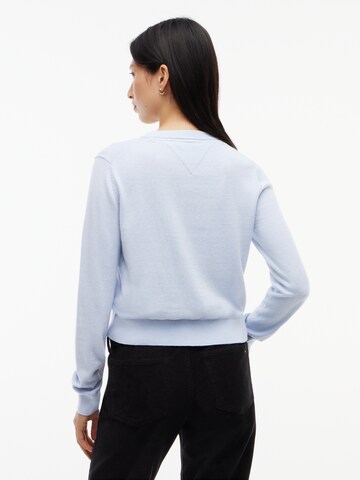 Pulover 'ESSENTIAL' de la Tommy Jeans pe albastru