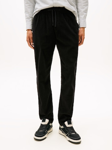 Tommy Jeans - regular Pantalón 'ISAAC' en negro: frente