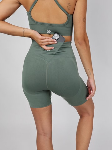 DRILLS Apparel Skinny Leggings 'FLXFLOW Shorts' in Groen