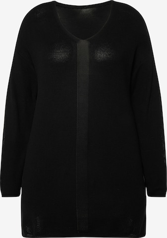 Janet & Joyce Sweater in Black: front