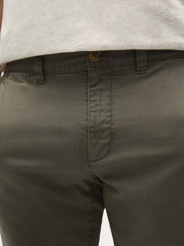 Regular Pantalon chino Scalpers en vert