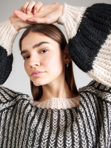 Noella Pulóver - bézs